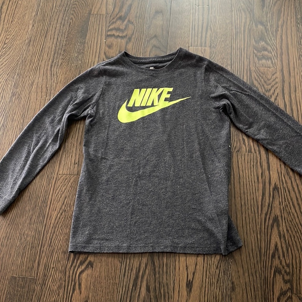 Nike athletic tee